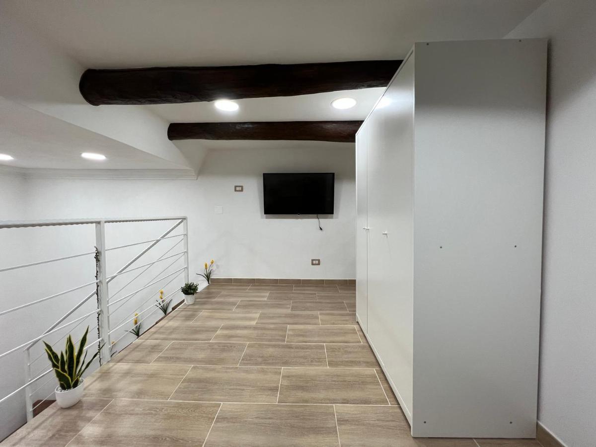 Appartement Moderno Nel Cuore Del Centro Storico Naples